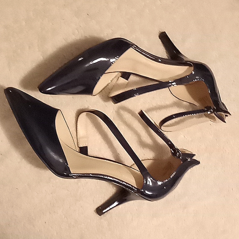 👠🤍💙 Liz Claiborne strappy, indigo heels